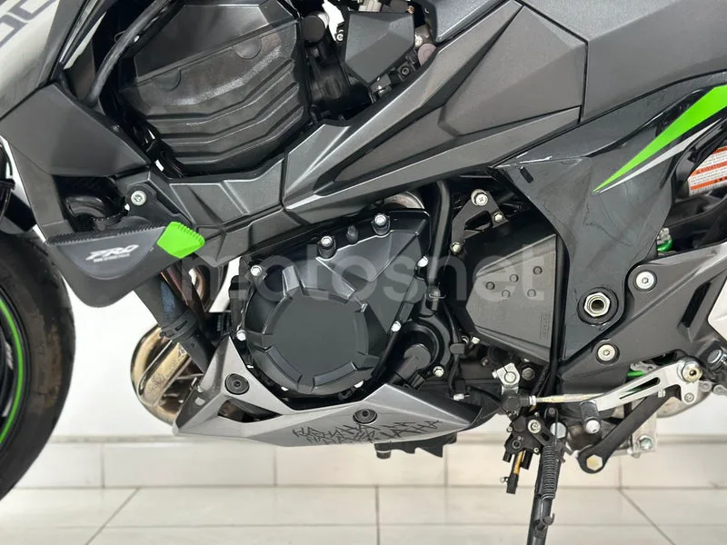 Kawasaki Z800 - Vista 17