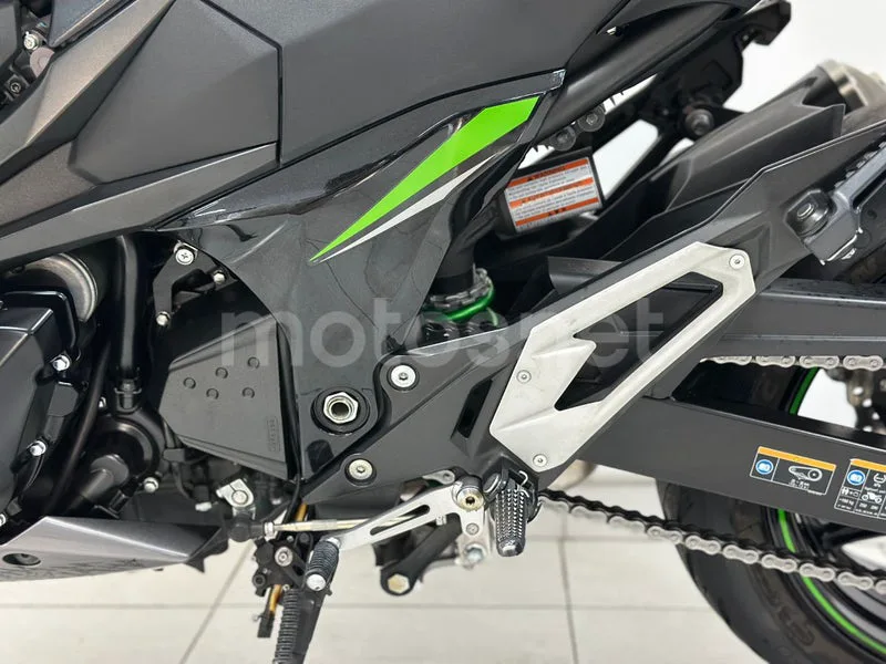 Kawasaki Z800 - Vista 19