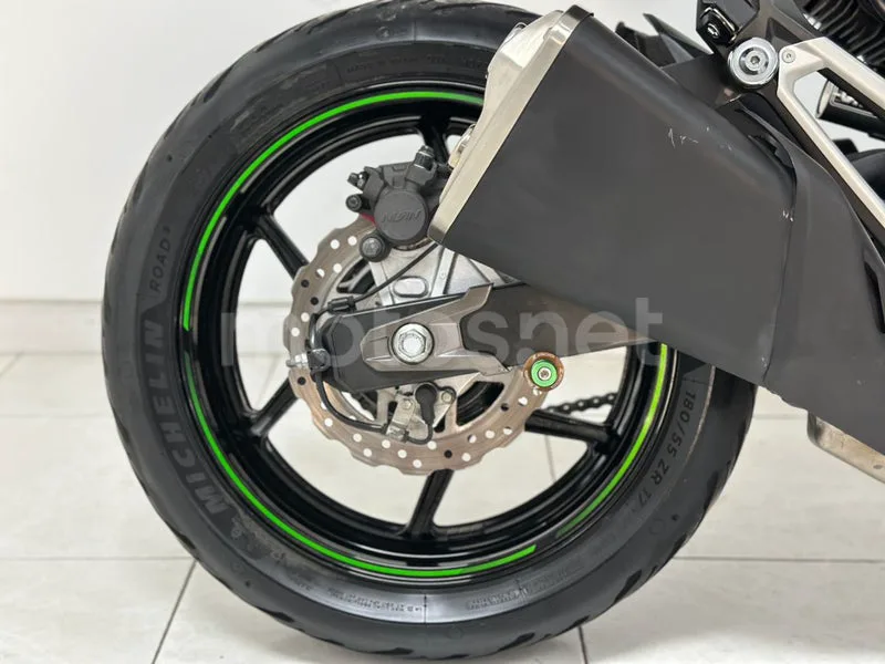 Kawasaki Z800 - Vista 22
