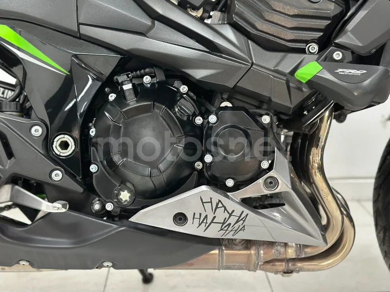 Kawasaki Z800 - Vista 26