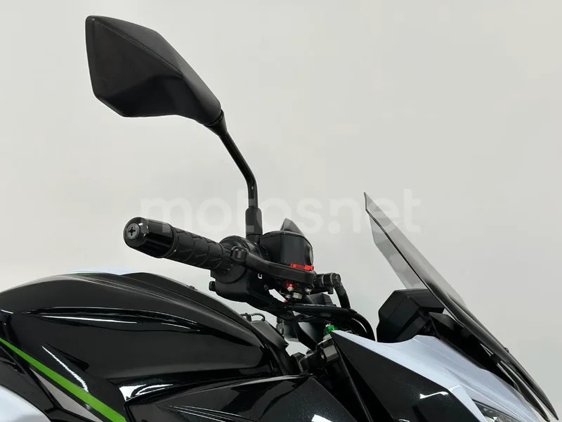 Kawasaki Z800 - Vista 30