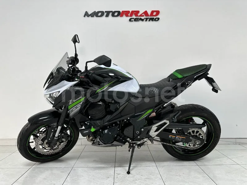 Kawasaki Z800 - Vista 4