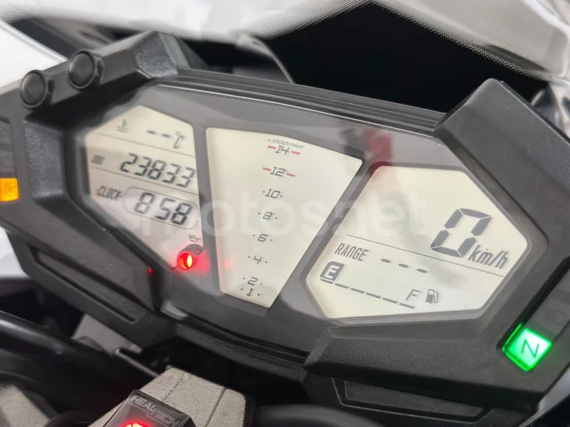 Kawasaki Z800 - Vista 33