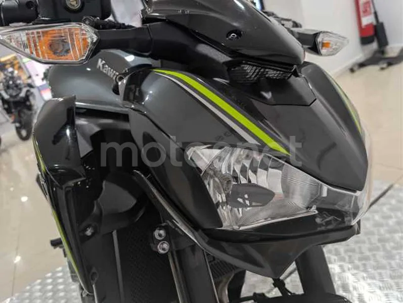 Kawasaki Z900 - Vista 15