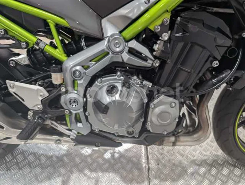 Kawasaki Z900 - Vista 20