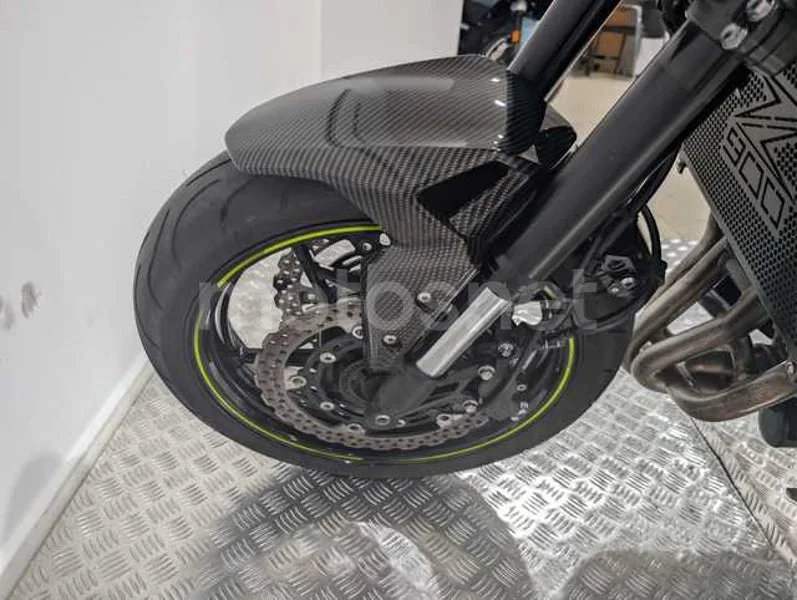 Kawasaki Z900 - Vista 22