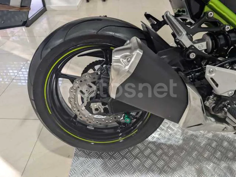Kawasaki Z900 - Vista 24