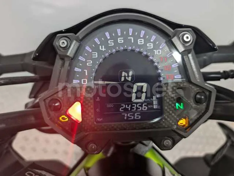 Kawasaki Z900 - Vista 6