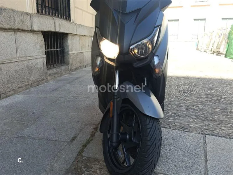Yamaha XMAX 125 - Vista 11