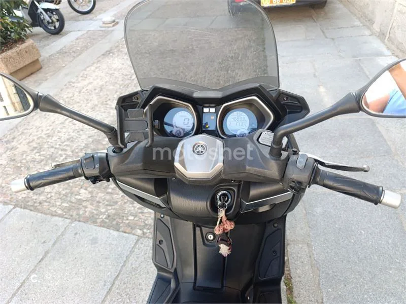 Yamaha XMAX 125 - Vista 12