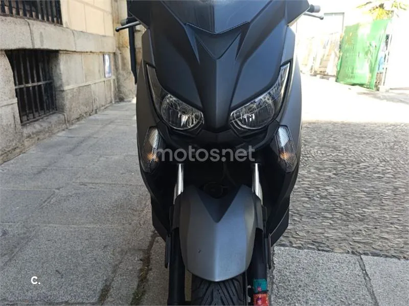 Yamaha XMAX 125 - Vista 5