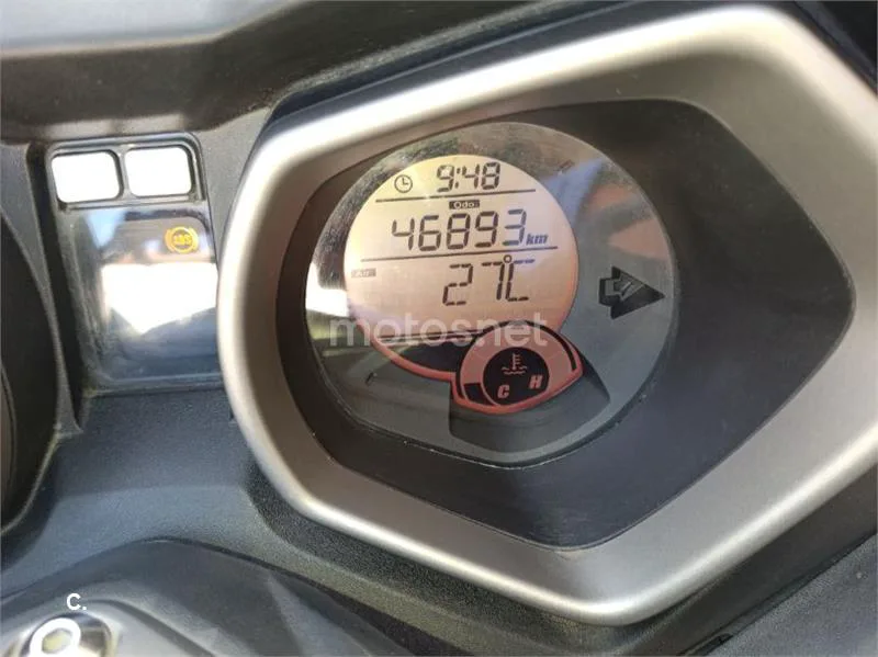 Yamaha XMAX 125 - Vista 6
