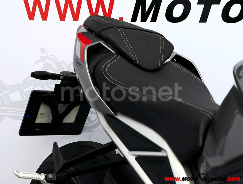 Triumph Street Triple 765 - Vista 10