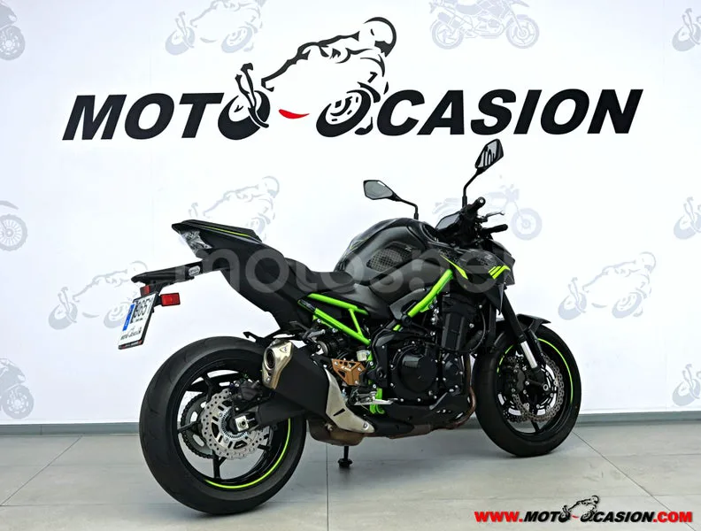 Kawasaki Z900 - Vista 3