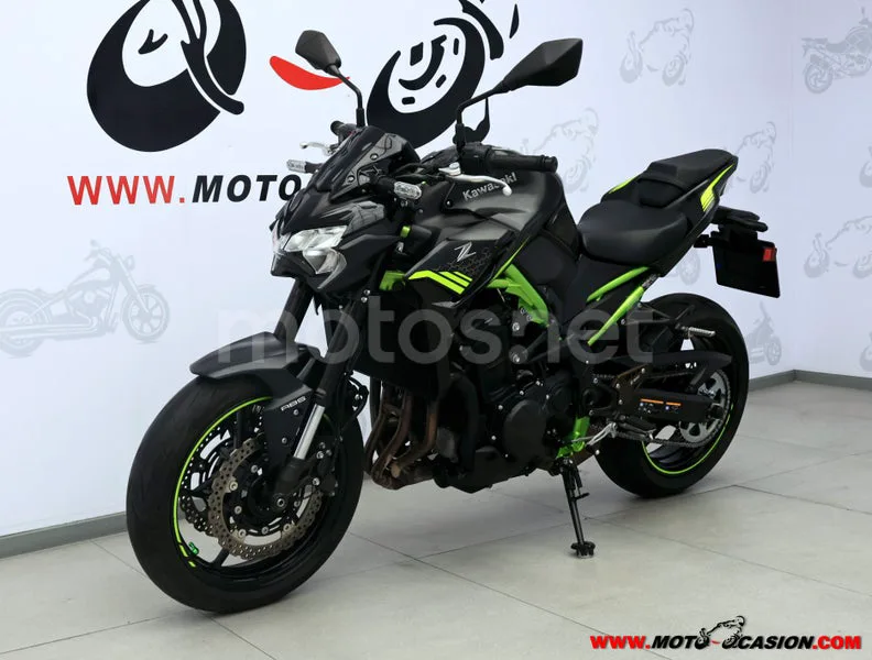 Kawasaki Z900 - Vista 8