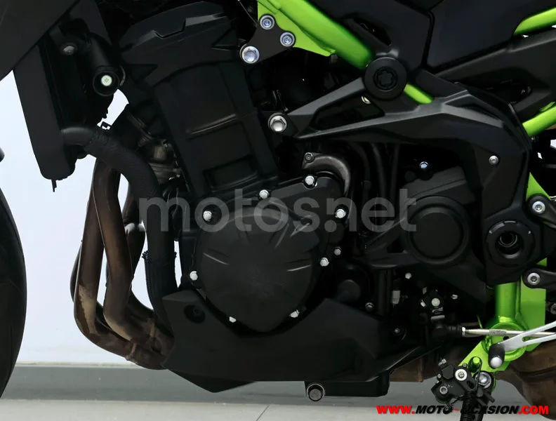 Kawasaki Z900 - Vista 10
