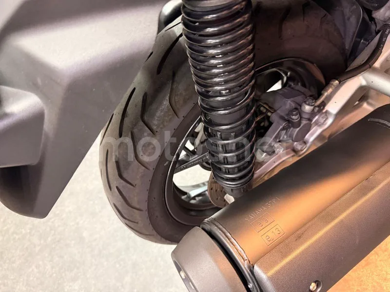 Yamaha XMAX 250 - Vista 16