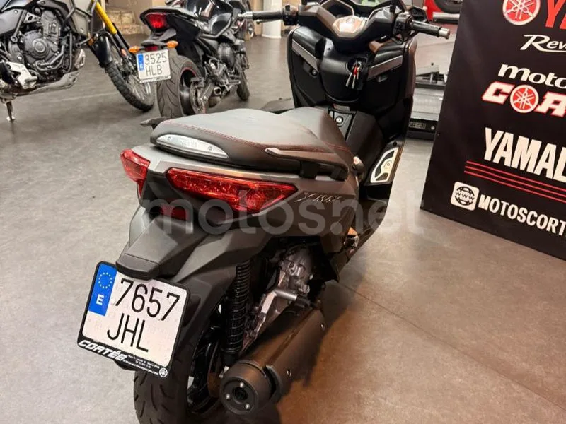 Yamaha XMAX 250 - Vista 18