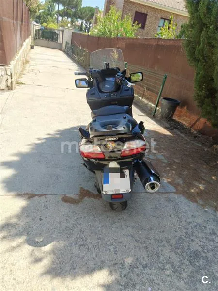 Suzuki Burgman 650 Executive - Vista 12