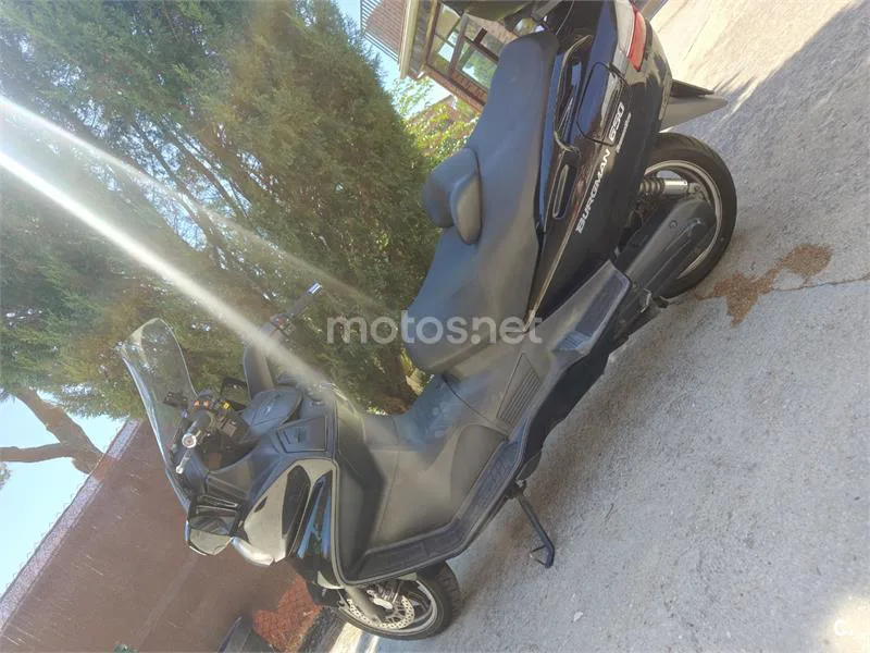 Suzuki Burgman 650 Executive - Vista 15