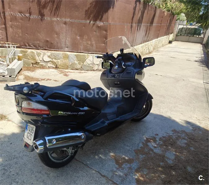 Suzuki Burgman 650 Executive - Vista 17