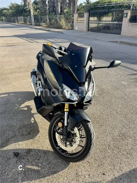 Honda Forza 750 - Vista 3