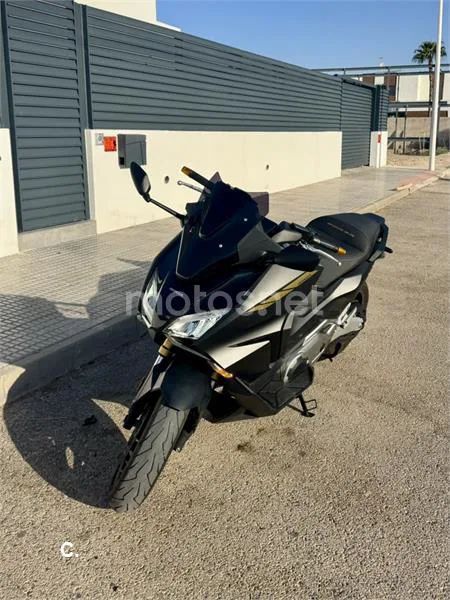Honda Forza 750 - Vista 5