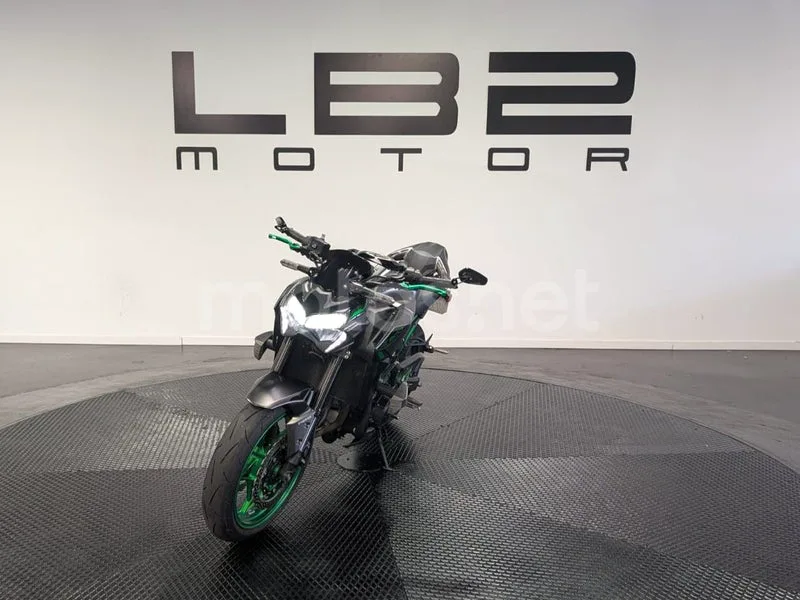 Kawasaki Z900 - Vista 5