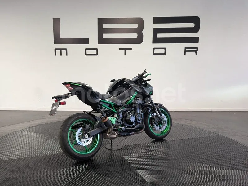 Kawasaki Z900 - Vista 6