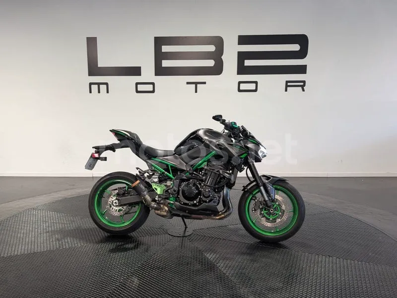 Kawasaki Z900 - Vista 8