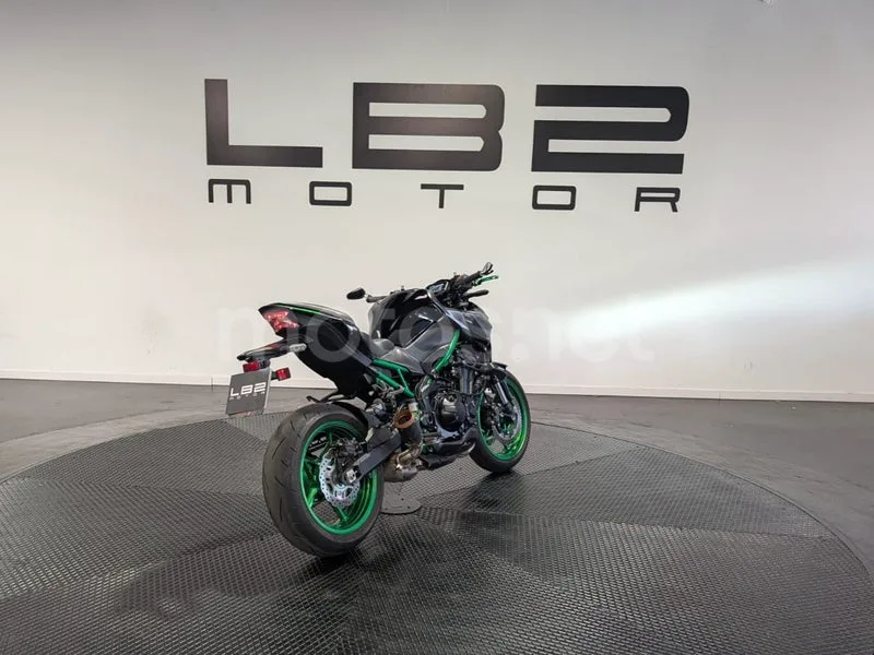Kawasaki Z900 - Vista 9