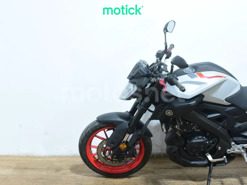 Yamaha MT-125 - Vista 8