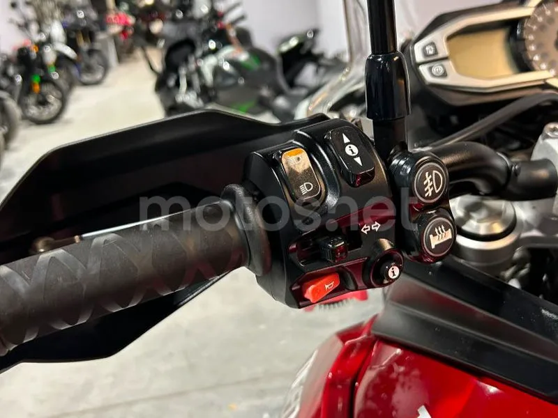 Triumph Tiger 800 XR - Vista 16