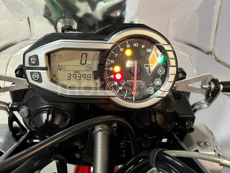 Triumph Tiger 800 XR - Vista 17