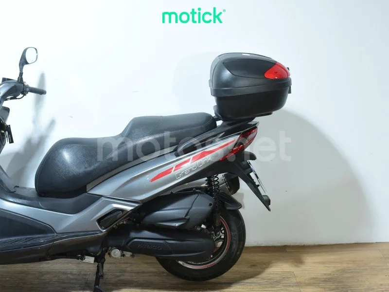 Kymco Grand Dink 125 - Vista 9