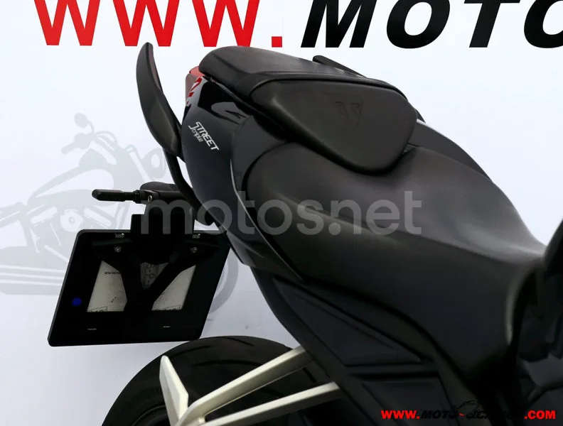 Triumph Street Triple - Vista 11