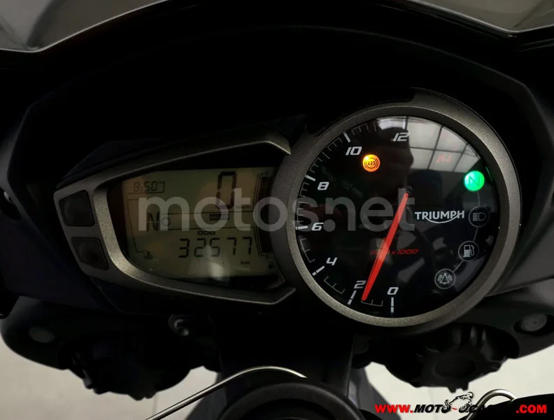 Triumph Street Triple - Vista 6