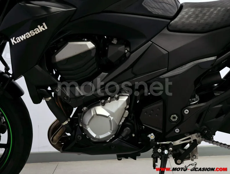 Kawasaki Z800 - Vista 10