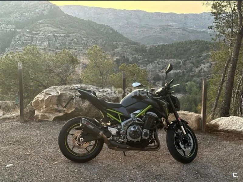 Kawasaki Z900 - Vista 3