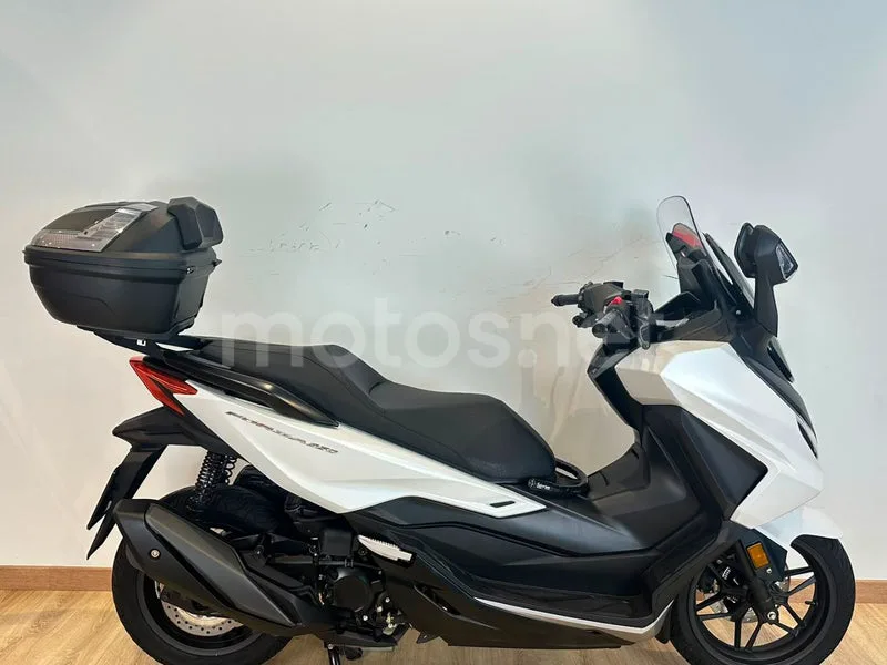 Honda Forza 350 - Vista 5