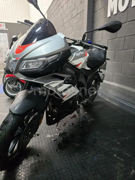 Aprilia Tuono 125 - Vista 5