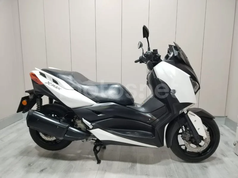 Yamaha XMAX 300 - Vista 3