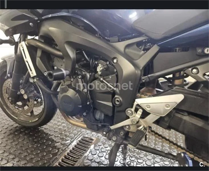 Yamaha FZ6 S2 - Vista 5