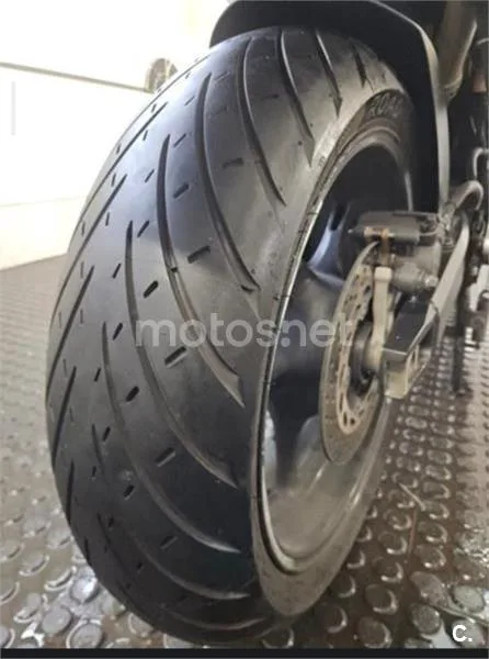 Yamaha FZ6 S2 - Vista 8