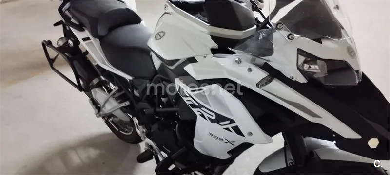 Benelli TRK 502 - Vista 10