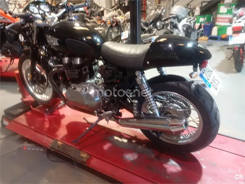 Triumph Thruxton 8200 € 2006 Valencia - 2