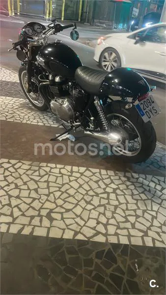 Triumph Thruxton - Vista 4