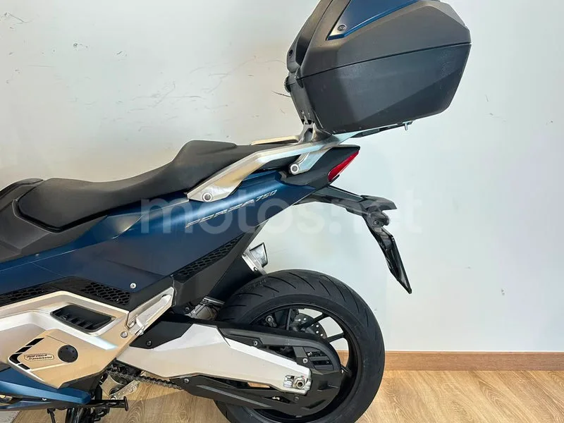 Honda Forza 750 - Vista 3