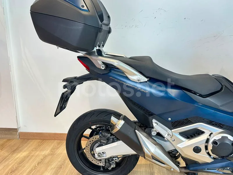 Honda Forza 750 - Vista 6