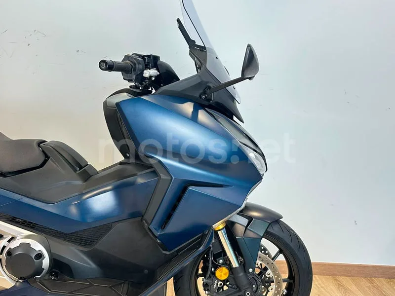 Honda Forza 750 - Vista 7